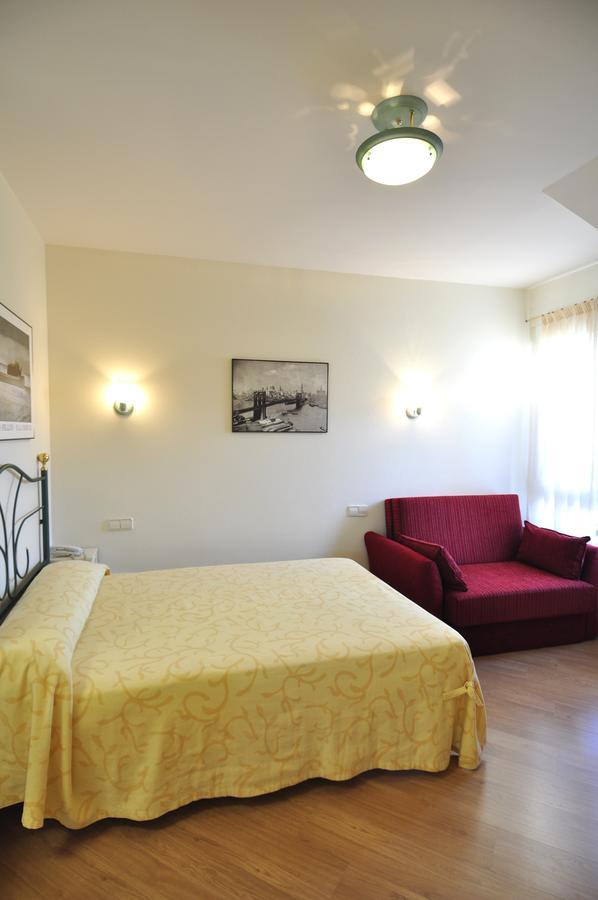 Hotel Apartamentos Aralso Sotillo La Lastrilla Eksteriør bilde